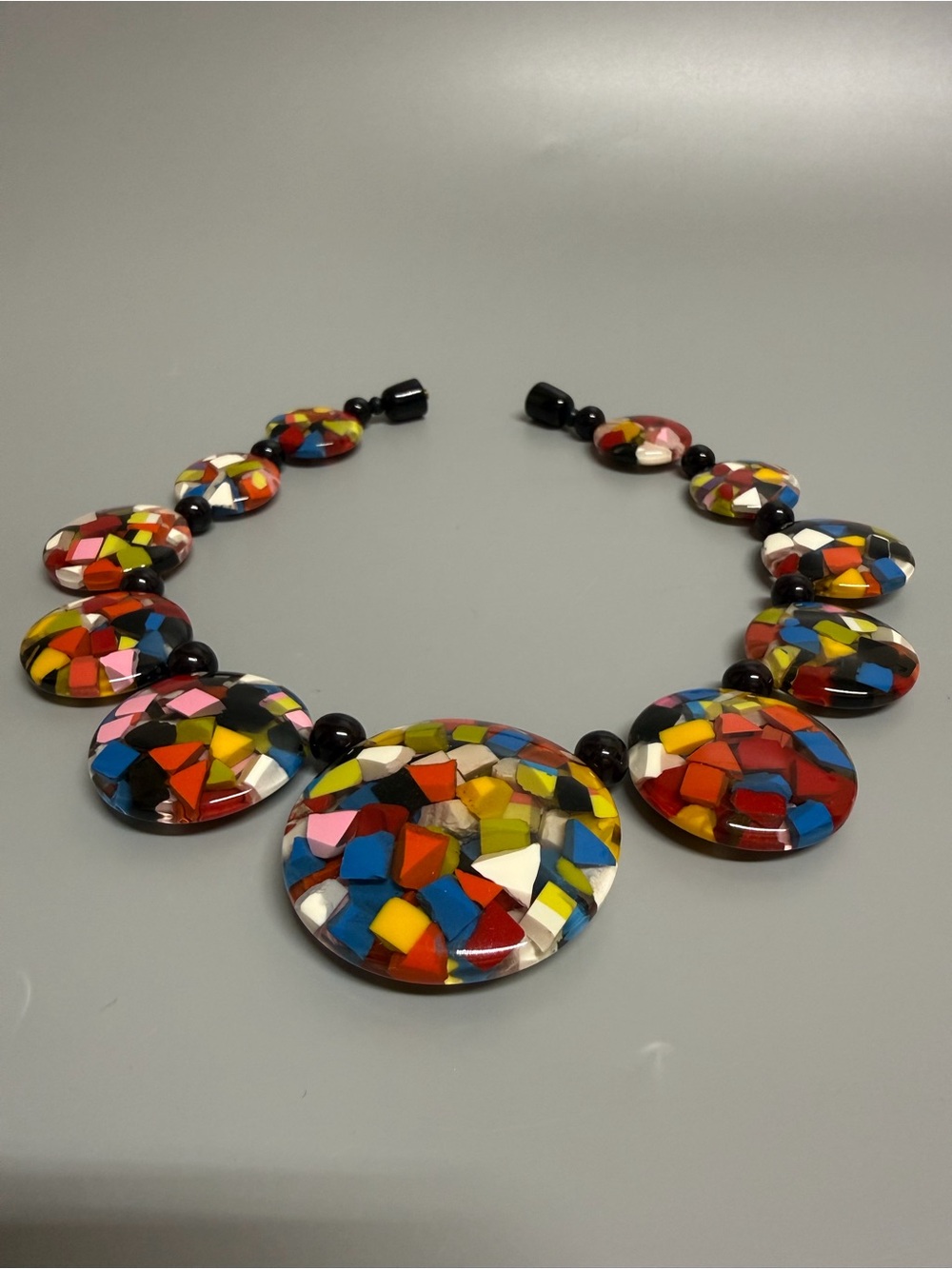 VTG 90s COLORFUL MARION GODART BLACK CONFETTI RESIN CHOKER NECKLACE - FRANCE - Picture 4 of 8